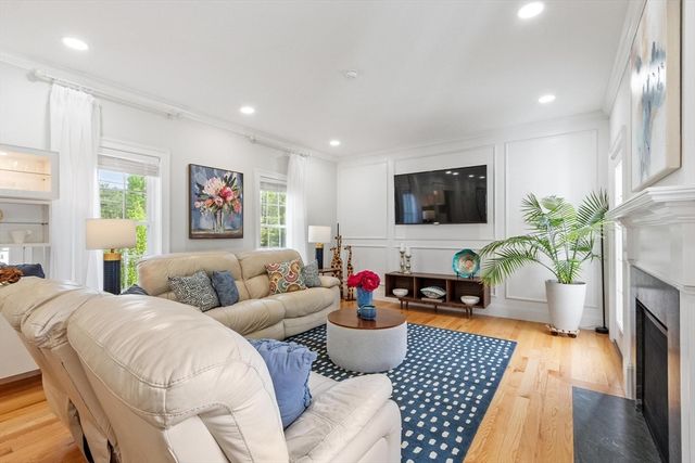 324 Old Harvard Rd, Boxborough, MA 01719