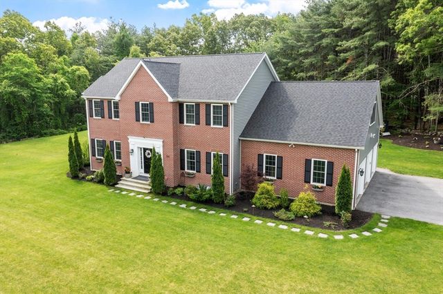 324 Old Harvard Rd, Boxborough, MA 01719