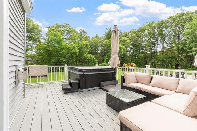 324 Old Harvard Rd, Boxborough, MA 01719