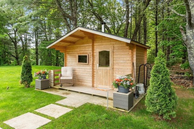 324 Old Harvard Rd, Boxborough, MA 01719