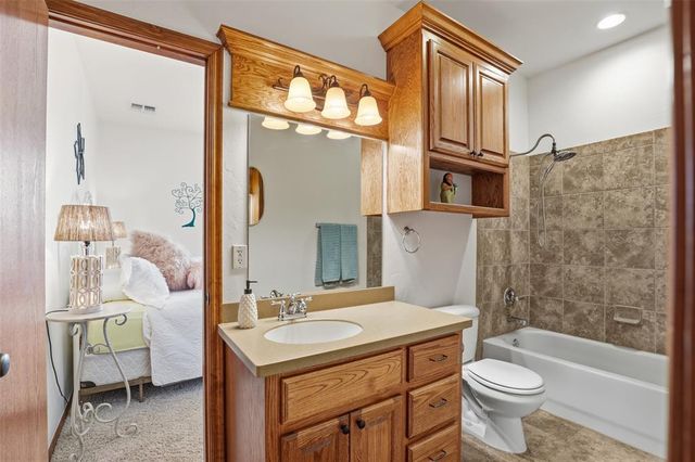 10501 Joseph Way, Yukon, OK 73099