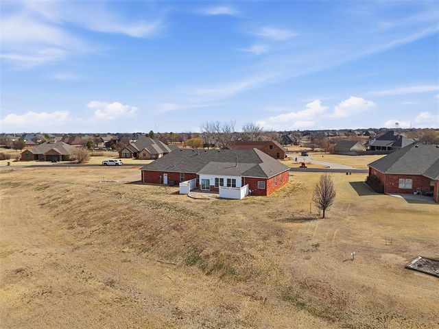 10501 Joseph Way, Yukon, OK 73099