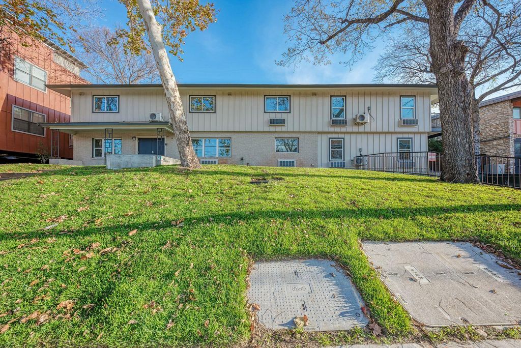 306 E 30th ST 210, Austin, TX 78705