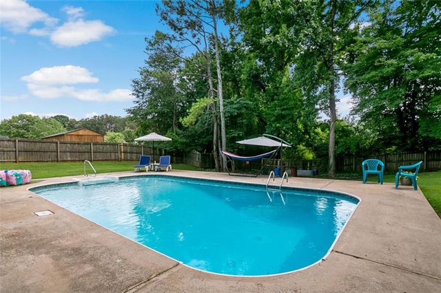 68 Hillcrest Dr Drive, Hiram, GA 30141