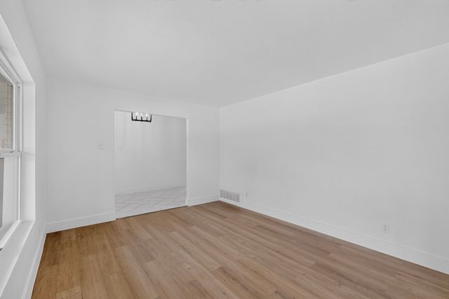 550 Glen Oaks Boulevard, Dallas, TX 75232