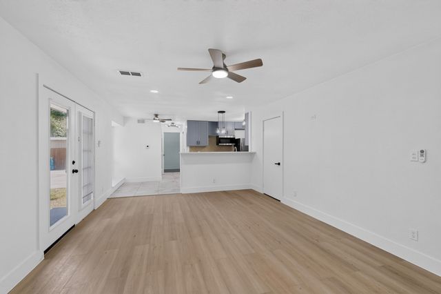 550 Glen Oaks Boulevard, Dallas, TX 75232