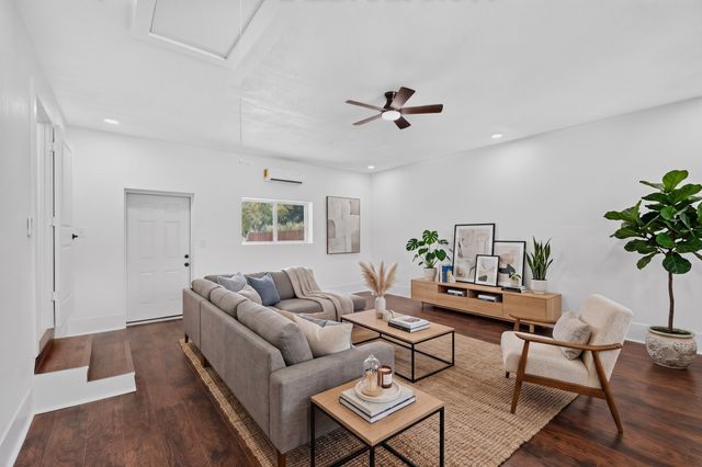 550 Glen Oaks Boulevard, Dallas, TX 75232