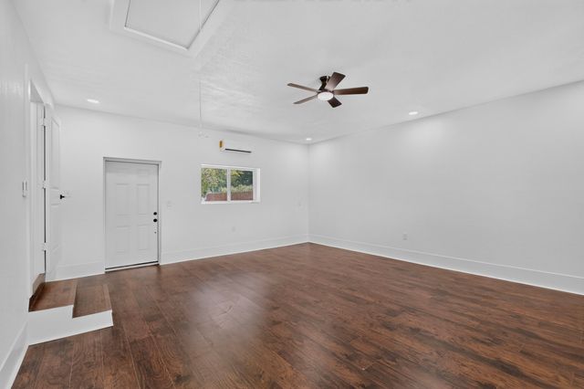 550 Glen Oaks Boulevard, Dallas, TX 75232