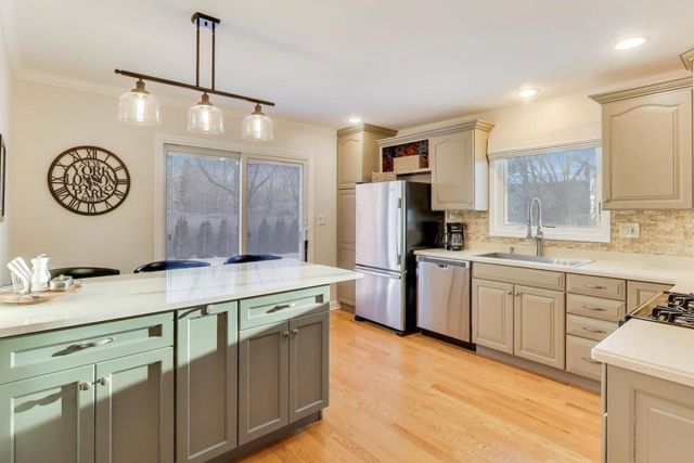 436 N Stark Drive, Palatine, IL 60074