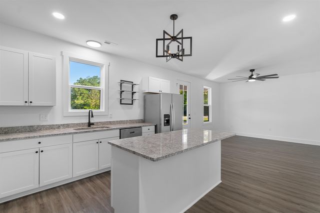 210 N Morgan Ave., Andrews, SC 29510