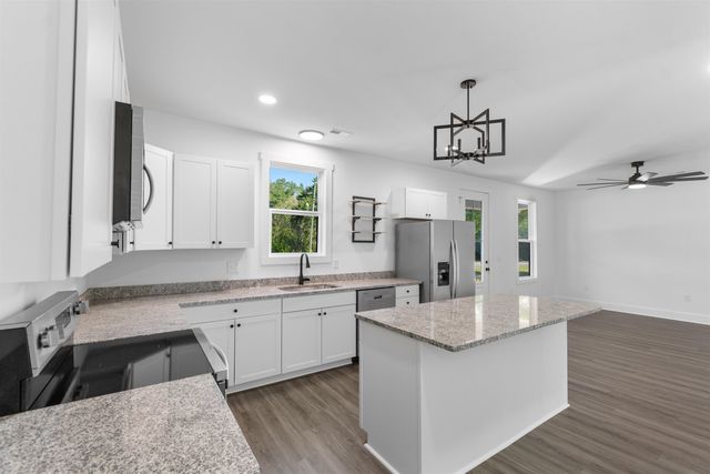 210 N Morgan Ave., Andrews, SC 29510