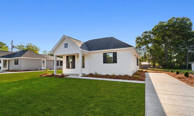 210 N Morgan Ave., Andrews, SC 29510