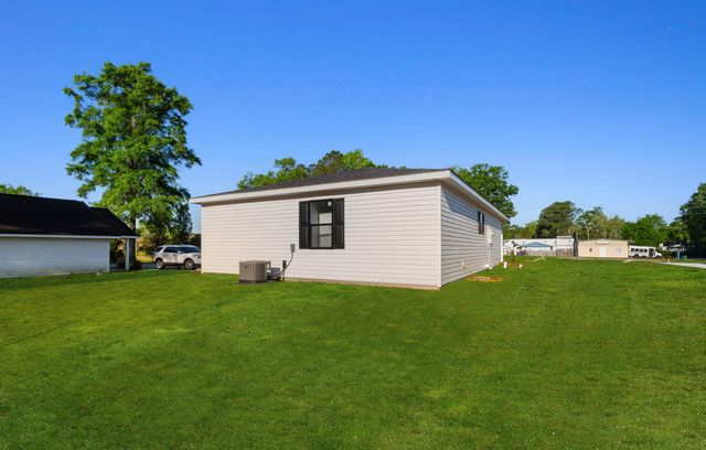 210 N Morgan Ave., Andrews, SC 29510