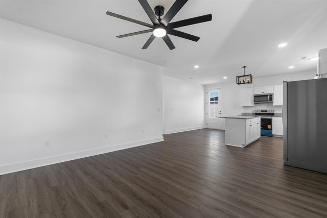 210 N Morgan Ave., Andrews, SC 29510