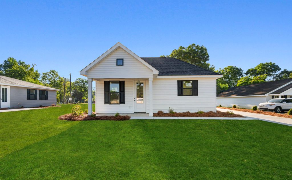 210 N Morgan Ave., Andrews, SC 29510