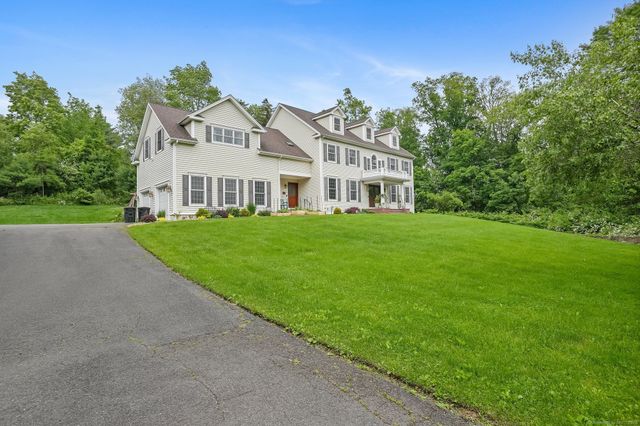 22 Woodbine Road, Woodbridge, CT 06525