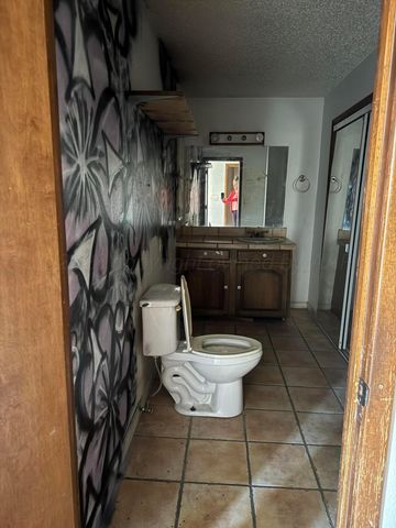 419 E Cheyenne Avenue, Canadian, TX 79014