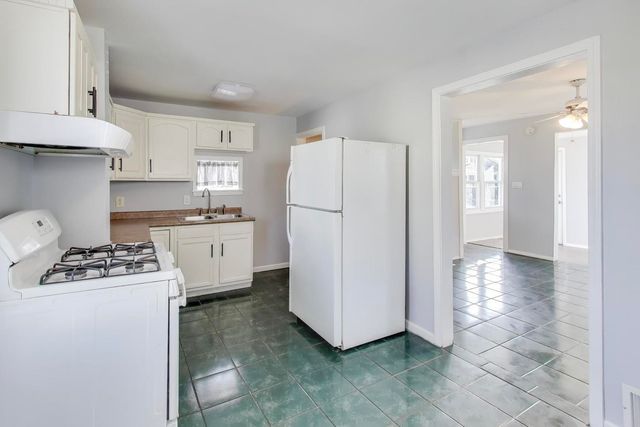 764 2nd Avenue, Aurora, IL 60505