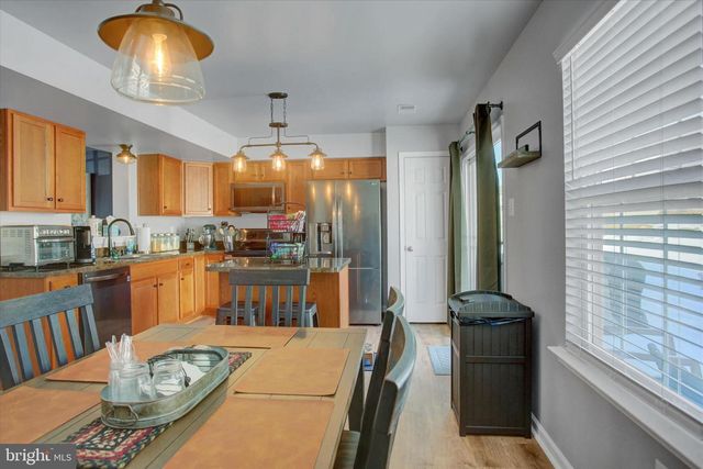 3751 ROLLING HILLS DR, Greencastle, PA 17225