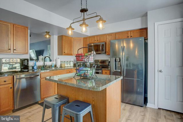 3751 ROLLING HILLS DR, Greencastle, PA 17225