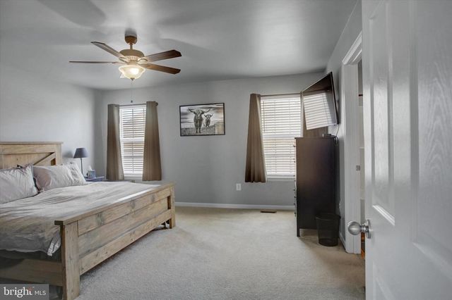 3751 ROLLING HILLS DR, Greencastle, PA 17225