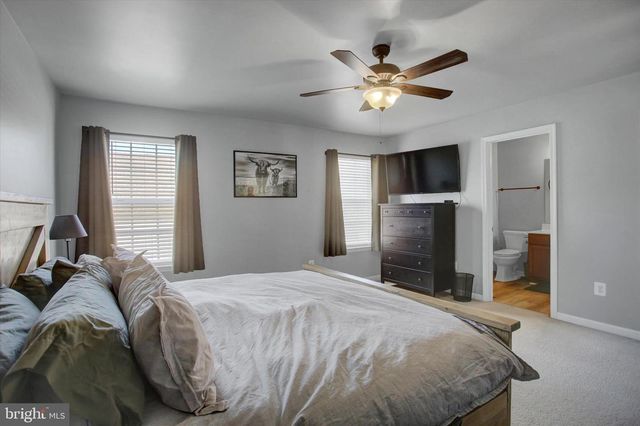 3751 ROLLING HILLS DR, Greencastle, PA 17225