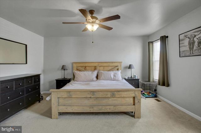 3751 ROLLING HILLS DR, Greencastle, PA 17225