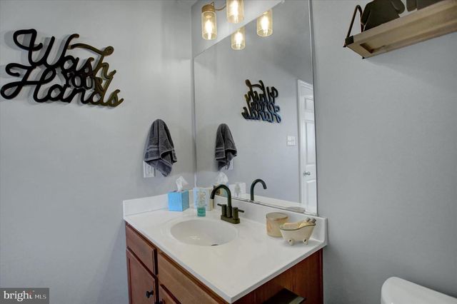 3751 ROLLING HILLS DR, Greencastle, PA 17225