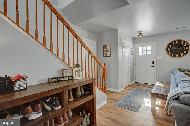 3751 ROLLING HILLS DR, Greencastle, PA 17225