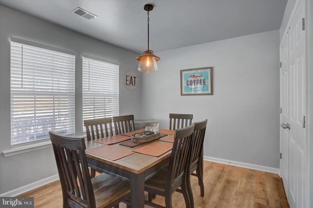 3751 ROLLING HILLS DR, Greencastle, PA 17225