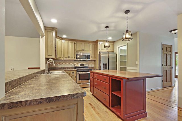 30737 Wild Goose LANE, Burlington, WI 53105