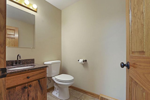 30737 Wild Goose LANE, Burlington, WI 53105
