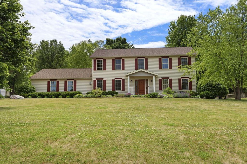 30737 Wild Goose LANE, Burlington, WI 53105