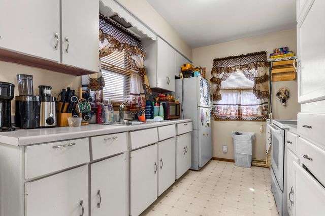 2320 Cornell Drive, Rockford, IL 61108