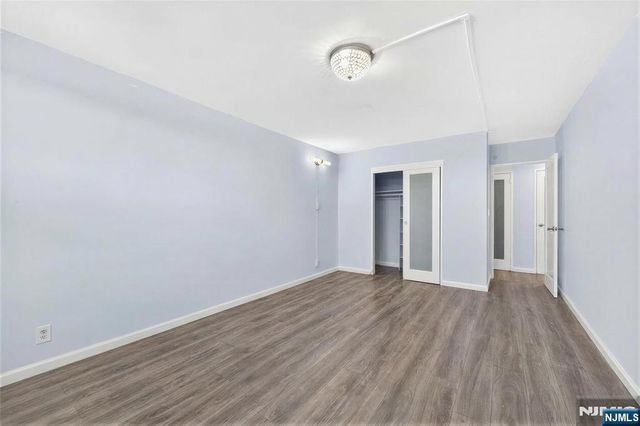 10 Huron Avenue 8J, Jersey City, NJ 07306