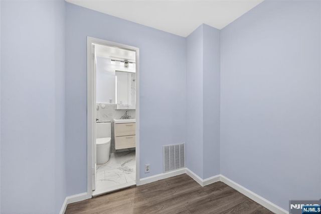 10 Huron Avenue 8J, Jersey City, NJ 07306