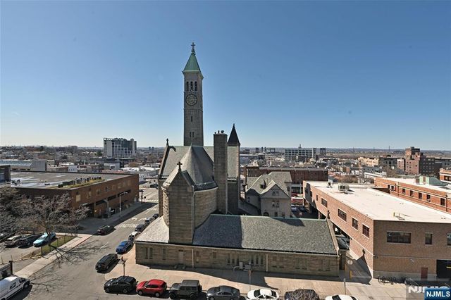 10 Huron Avenue 8J, Jersey City, NJ 07306