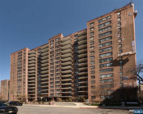 10 Huron Avenue 8J, Jersey City, NJ 07306