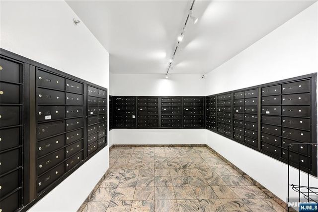 10 Huron Avenue 8J, Jersey City, NJ 07306