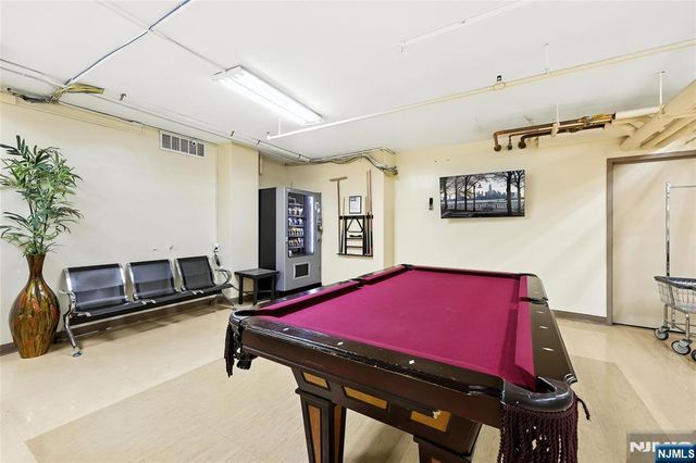 10 Huron Avenue 8J, Jersey City, NJ 07306