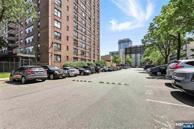 10 Huron Avenue 8J, Jersey City, NJ 07306