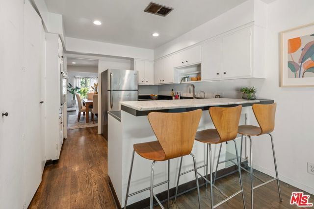 9039 Phyllis Avenue, West Hollywood, CA 90069