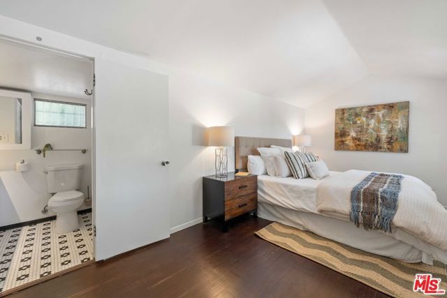 9039 Phyllis Avenue, West Hollywood, CA 90069