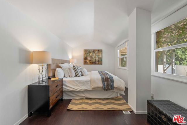 9039 Phyllis Avenue, West Hollywood, CA 90069