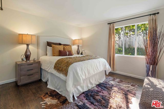 9039 Phyllis Avenue, West Hollywood, CA 90069