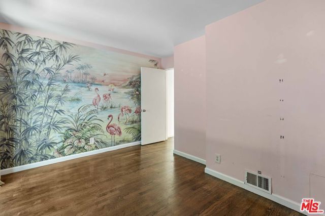 9039 Phyllis Avenue, West Hollywood, CA 90069