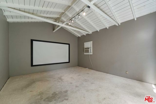 9039 Phyllis Avenue, West Hollywood, CA 90069