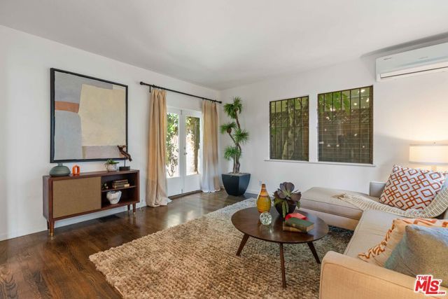 9039 Phyllis Avenue, West Hollywood, CA 90069