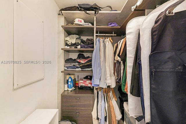 55 SW 9th St 1609, Miami, FL 33130