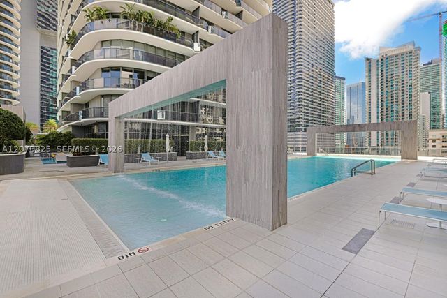 55 SW 9th St 1609, Miami, FL 33130